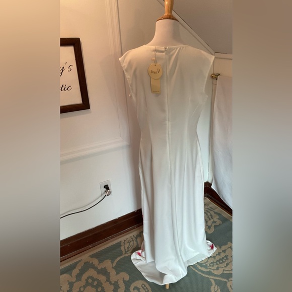 NWT Beautiful Summer Gown - Picture 2 of 9